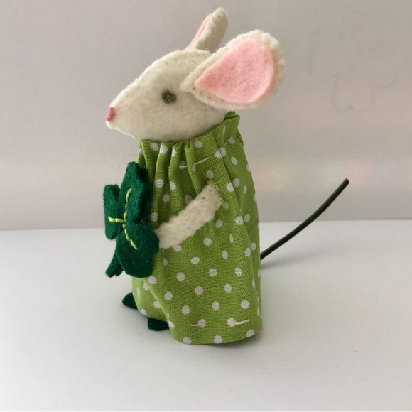 Good luck felt mouse art doll hand-sewn Shamrock clover handmade St. Patrick's - Picture 4 of 9